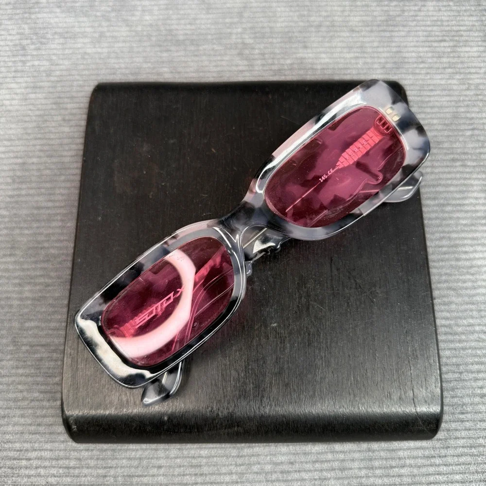 Akila x Soto Verve Y2K Sunglasses Grey Marble Tortoise Pink Lens Rectangular Vtg